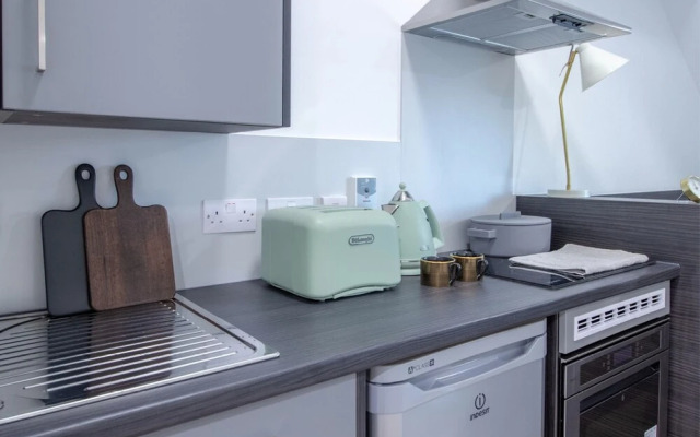 Trendy Studios for Students Only - BATH