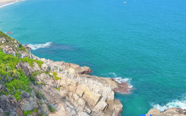 Lantian Weekend Vacation Homestay (Yangjiang Hailing Island Poly Silver Beach)