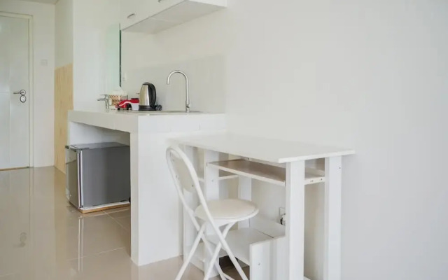 Comfy and Cozy Studio Silk Town Apartment