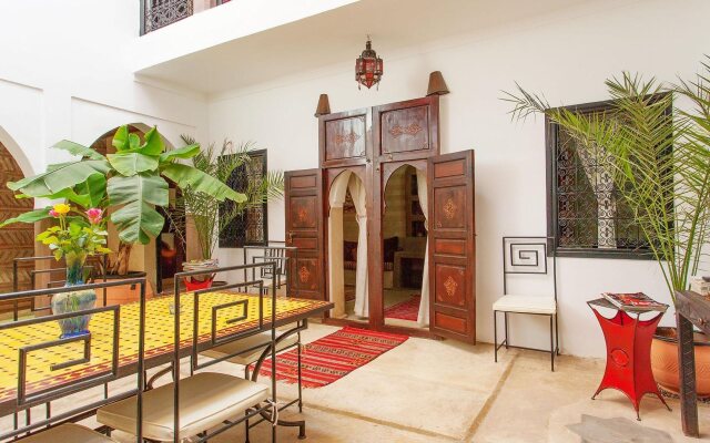 Dar Kamar Zamane - Adults Only