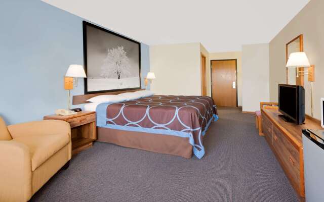 Super 8 by Wyndham Centerville