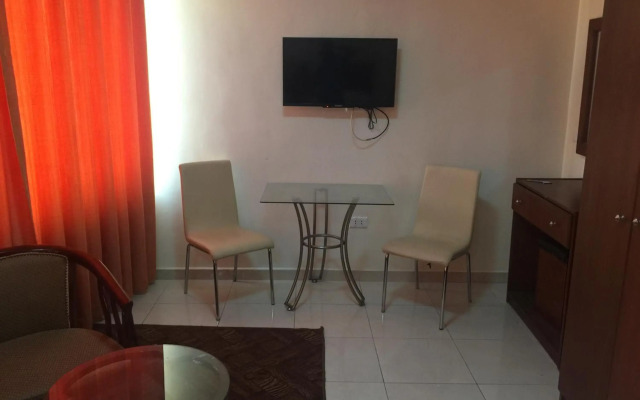 Zaina Plaza Hotel
