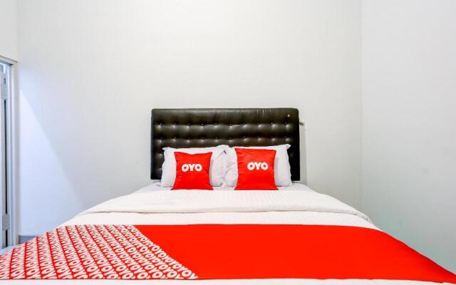 OYO 90099 Twin House