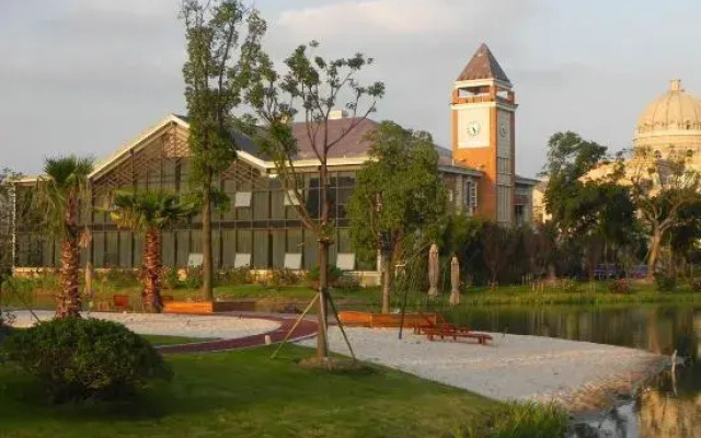Rose Manor