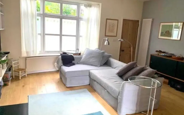 Lovely 1br 2 Bed Entire House W/Garden, 4 Guests
