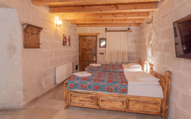 Zeus Cave Suites