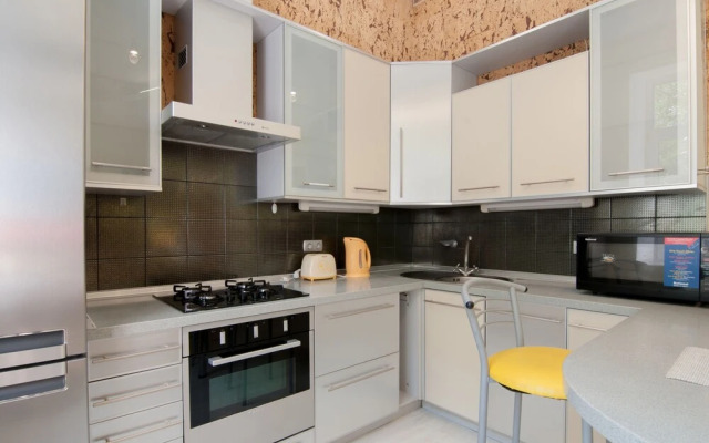 Подол, Константиновская 45