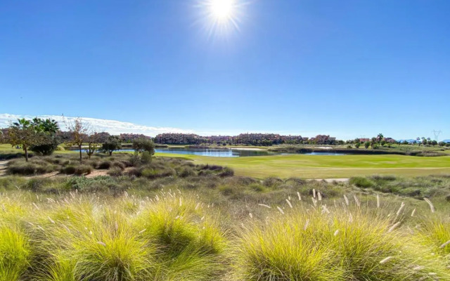 Luxury South Facing Groundfloor Apt