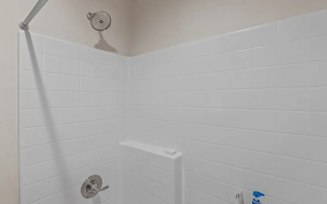 Bliss Flagstaff 55 3 Bedroom Townhouse by RedAwning