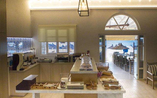 Kosmoplaz Beach Hotel