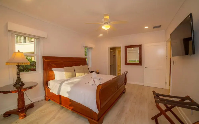 Del Mar 4M - 3 bdr 2 Bath Condo