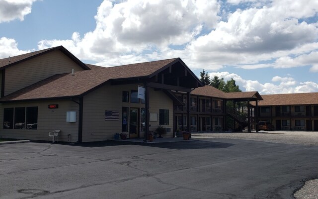 Fan Mountain Inn