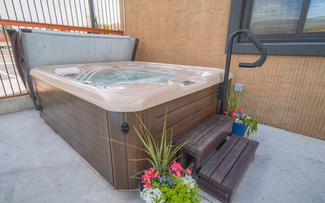 Blue Lakes Inn & Extended Stay