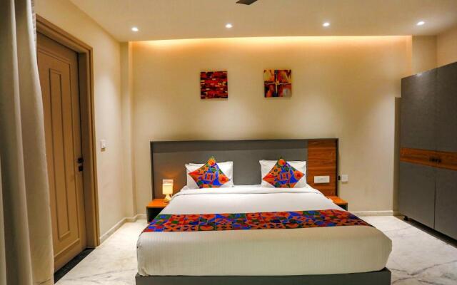 FabExpress Aroma Corporate Suites