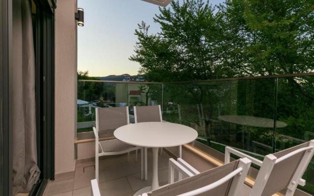 B&D Luxury Suites