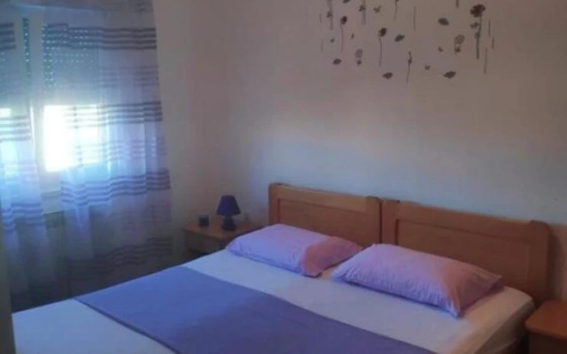 Jadranka - Free Parking and Grill - A1-purple