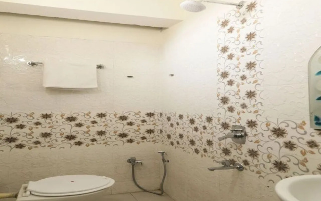 Uk Service Apartment by OYO Rooms