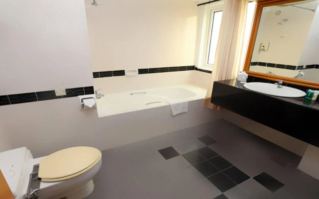 M Suites Hotel