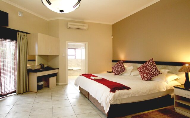 Ibhayi Guest Lodge - Lion Roars Hotels & Lodge