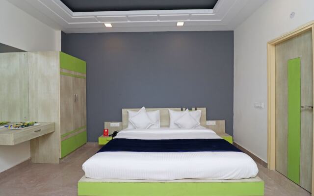 OYO 10668 Hotel Viditva 3