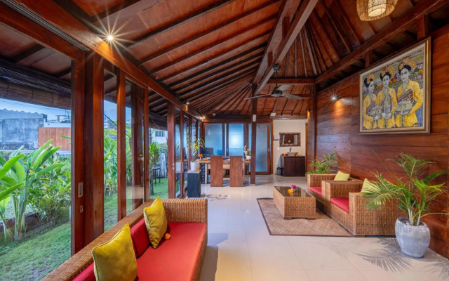 Royal Nyanyi Villa