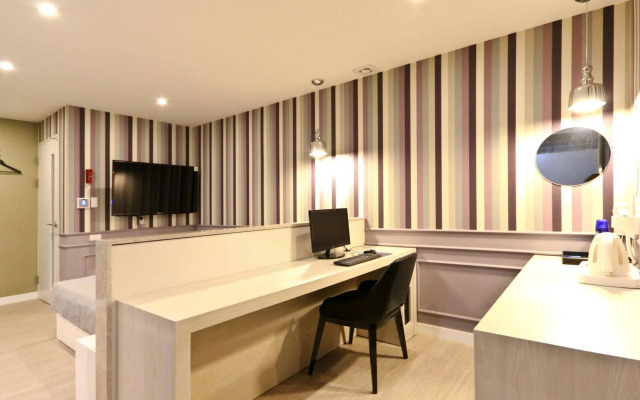 Home Hotel