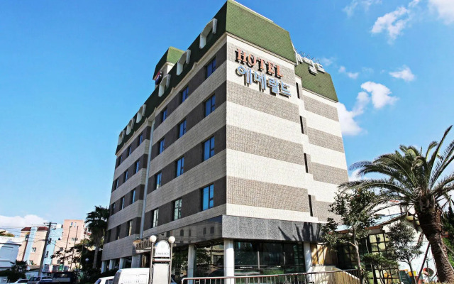 Emerald Hotel