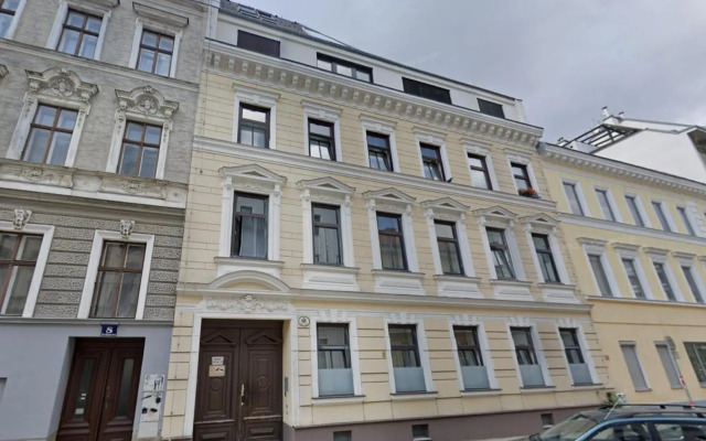 Precious apartment in calm district area