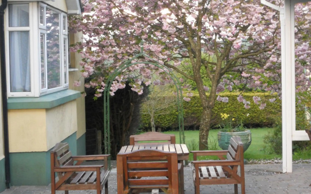 The Rhu Glenn Hotel
