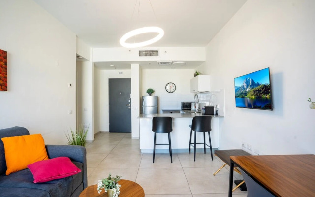 HolySuite J Tower