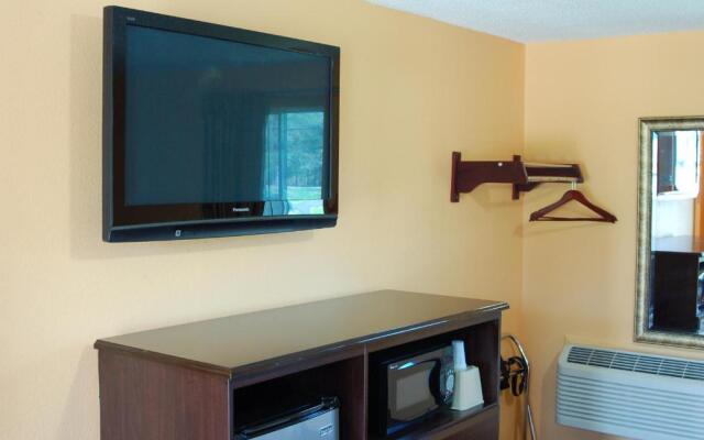 BLUE SKY INN Glens Falls-Saratoga-Lake George