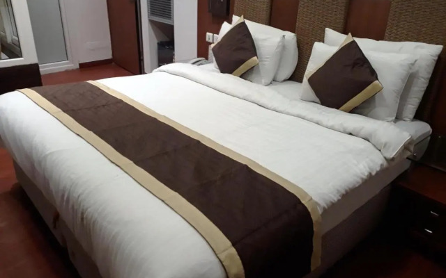 OYO 87910 Hotel SUN PLAZA