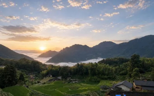 Yunhe Homestay Yunshanshe Homestay (Yunhe Terrace Scenic Area) — 2-star hotel in Lishui