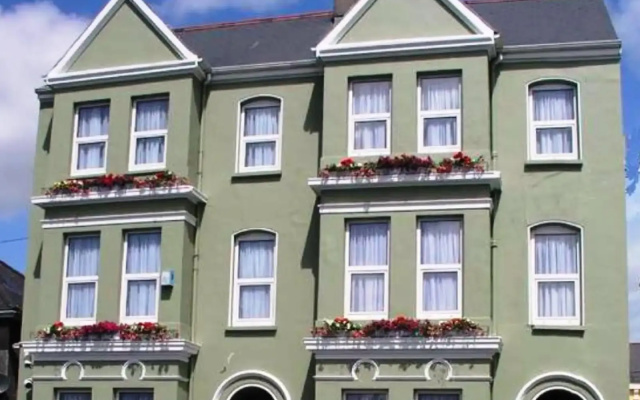 Garnish House
