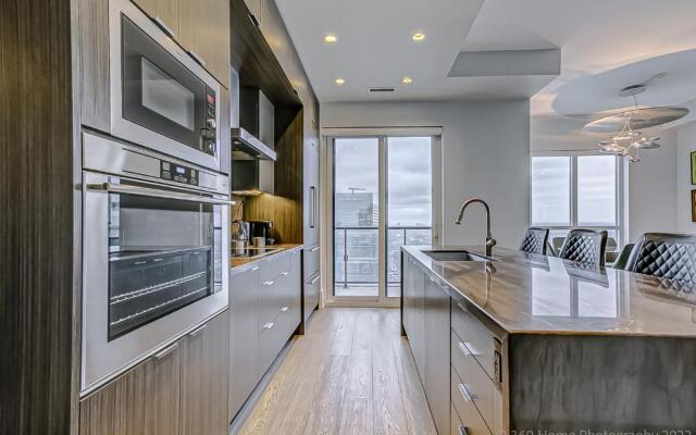 Skyline Suites - Next to MTCC, ACC & CN Tower