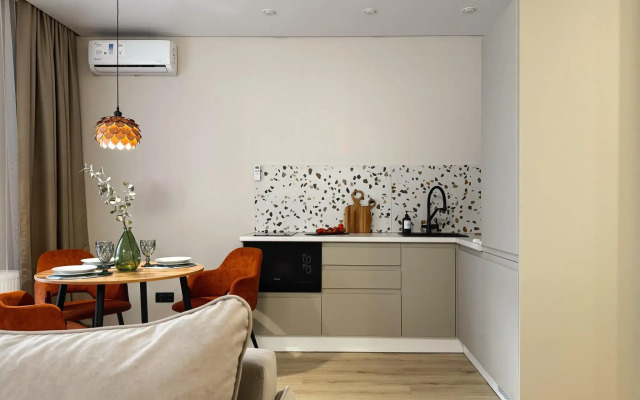 GoodHome Apartments on Krasnolesya Street