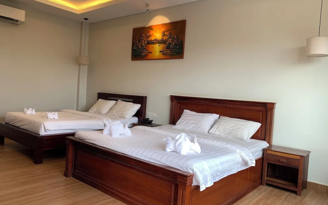 Nico's Hotel 2