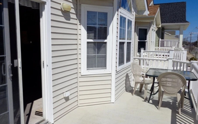 Oc3642 Asbury Avenue-2