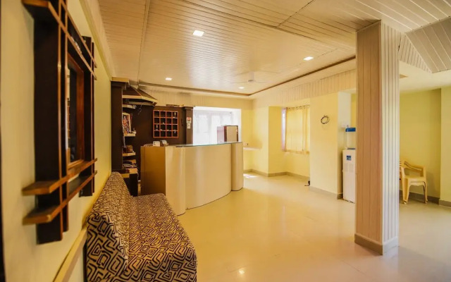 OYO 23500 Hotel Blue Valley