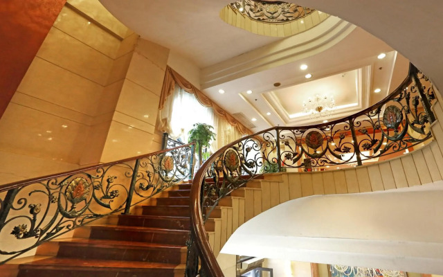Grand Palace Hotel