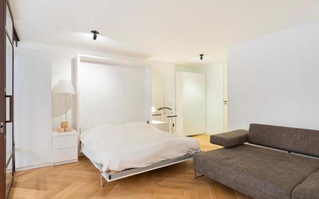 Luxurious studio only 15 minutes from city center