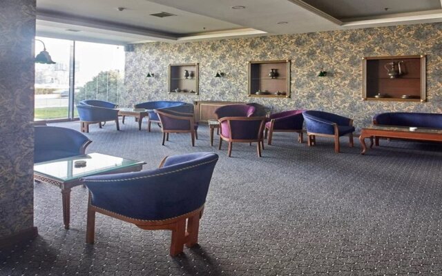 Grand Mir Hotel