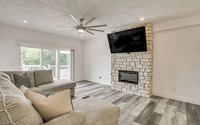 Walk to Mississippi River: Grafton Townhome!