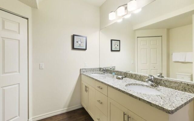 Villa CVX- Lucaya Village