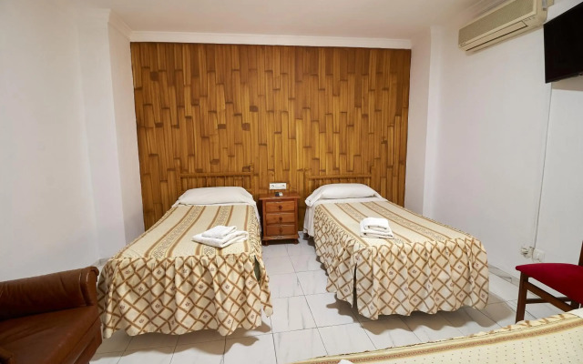 Hotel Virgen de los Reyes