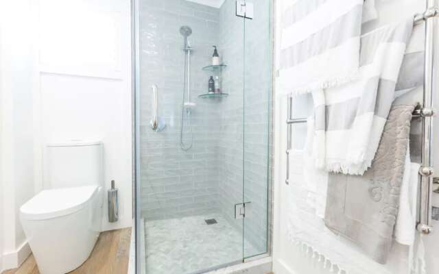 Stunning and Modern 4 Bedroom Townhouse Near Kohi Beach