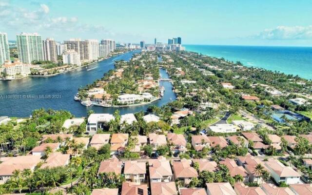 Breathtaking ocean view! 15th floor