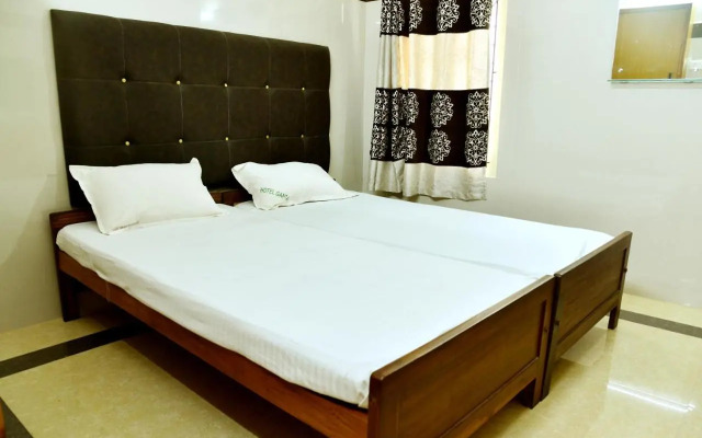 Hotel Parvathi International