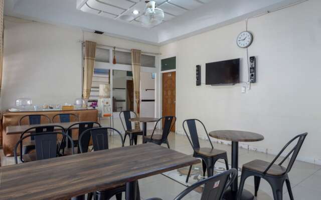 RedDoorz Plus @ Alam Raya Hotel