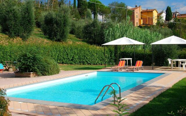 Sunlit Home With Pool